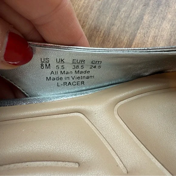 Elegant Silver Slingback Heels - Picture 5 of 8